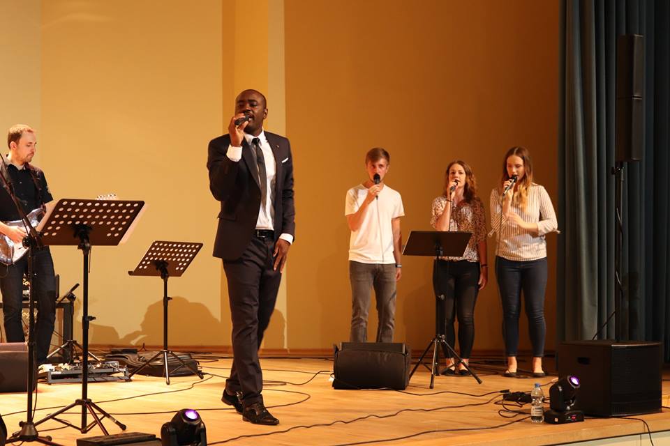 Abraham D., La nouvelle étoile du gospel affiche ses ambitions.